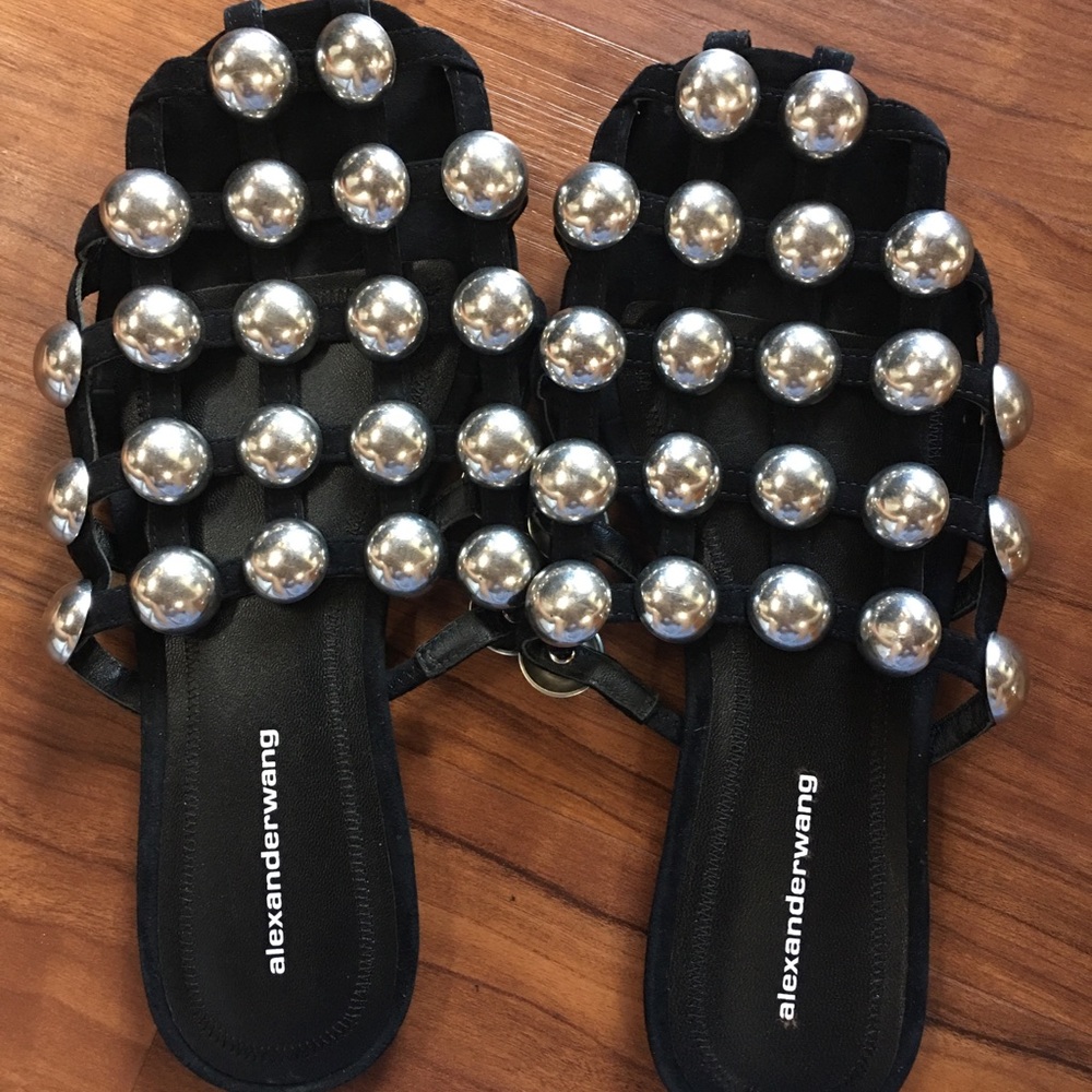 Shoe